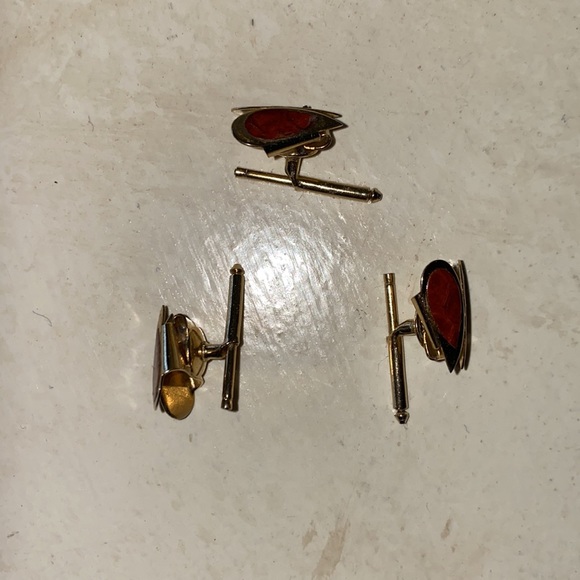 Vintage MCM Gold-Tone Cuff Links & Buttons PAT.2472958 - Picture 7 of 10